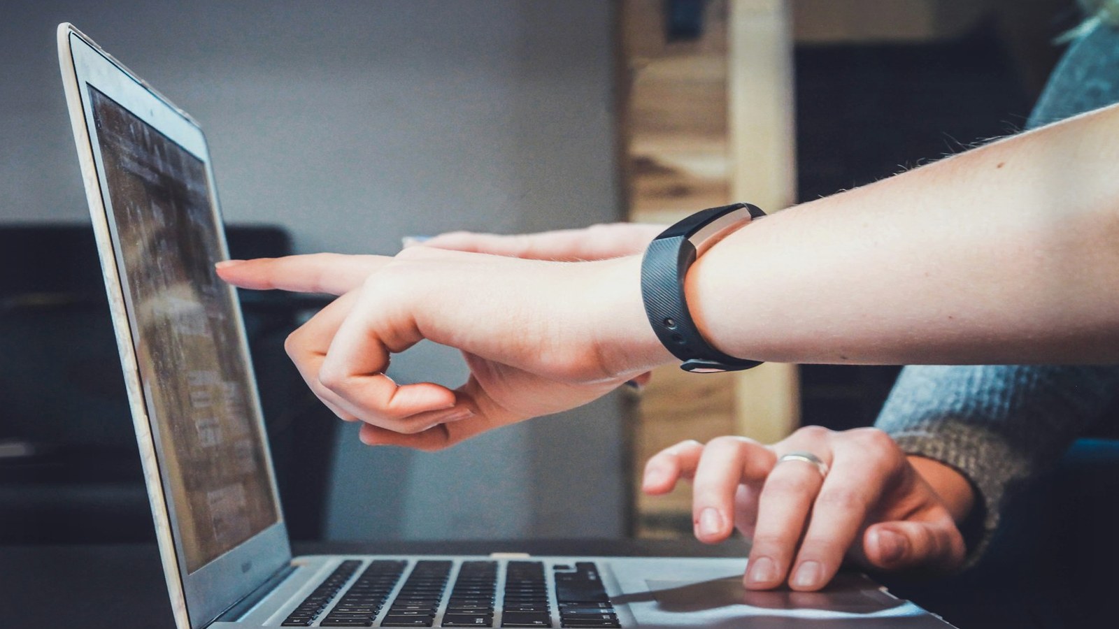 The Hype Is Loud — “content-site SEO cadence” Only Sells When You Nail This